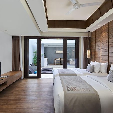 Cross Bali Breakers Hotel Jimbaran Buitenkant foto