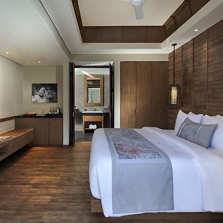 Cross Bali Breakers Hotel Jimbaran Buitenkant foto